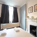 Modern Double W Private Bath & Free Parking *