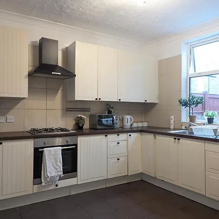 Modern Double W Private Bath & Free Parking Casa vacanze York