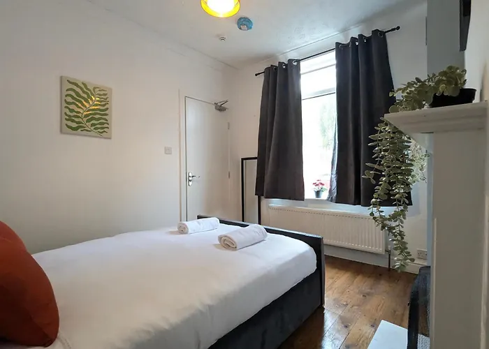 Modern Double W Private Bath & Free Parking Casa de Férias