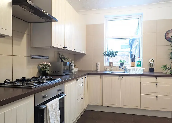 Modern Double W Private Bath & Free Parking York