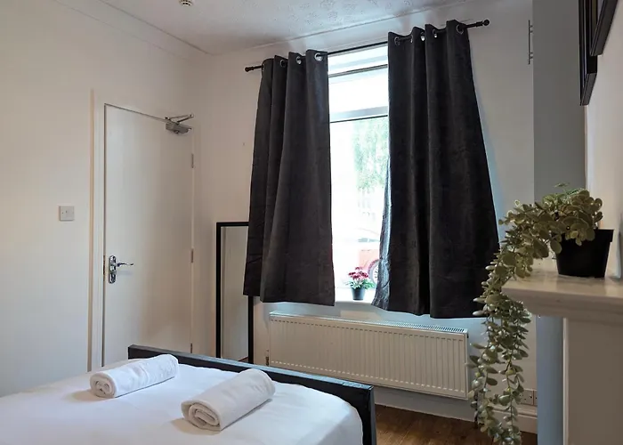 Modern Double W Private Bath & Free Parking